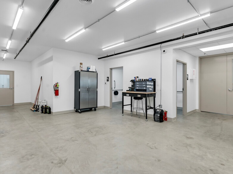 More Photos Of 26336 S Heritage Dr, Elwood Warehouse For Sale