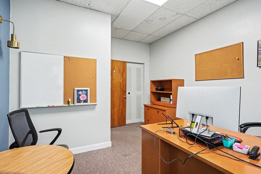More Photos Of 8407 Richmond Hwy, Alexandria Storefront For Sale
