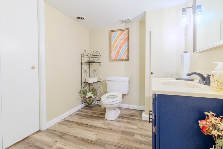 More Photos Of 990 Greensburg Pike, East Pittsburgh Office For Lease