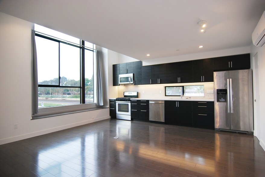 More Photos Of 385 Juniper Ave, Carlsbad Apartments For Sale