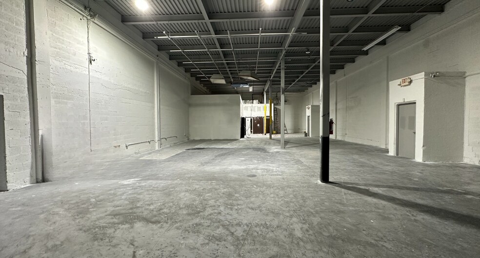 More Photos Of 128 NW 25th St, Miami Unknown For Lease