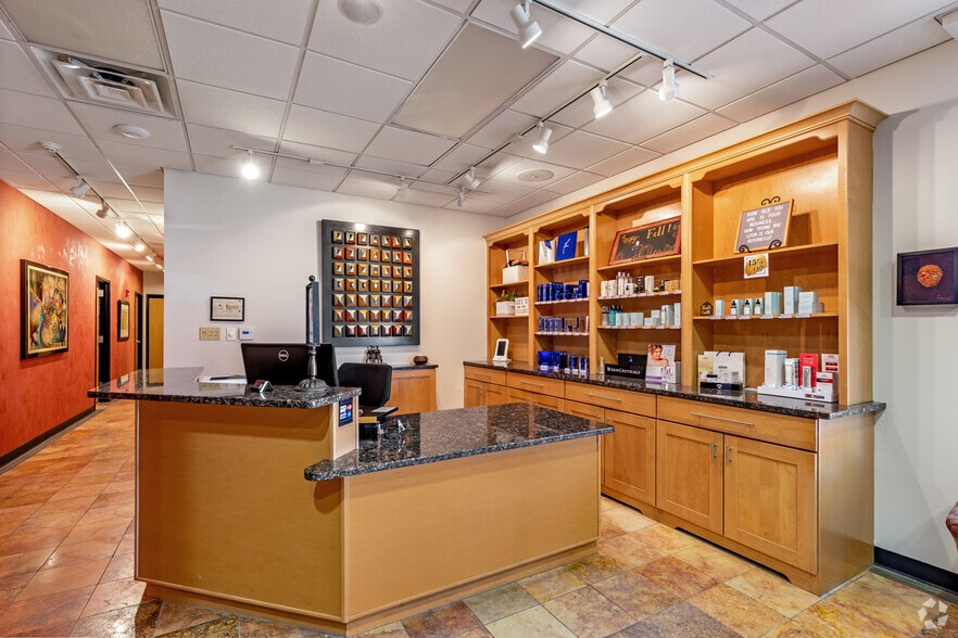 More Photos Of 3030 S Cooper St, Arlington Medical For Sale