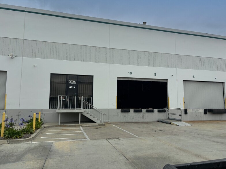 More Photos Of 6141-6195 Randolph St, Commerce Unknown For Lease