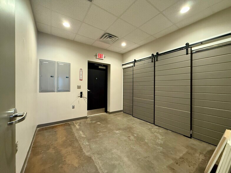 More Photos Of 2105 Juniper Lake Rd, West End Medical For Lease