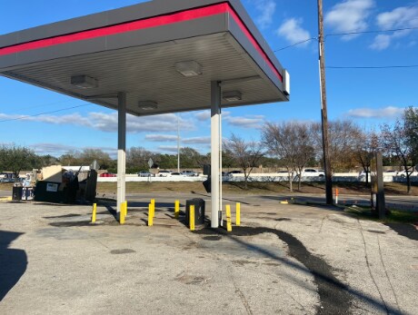 More Photos Of 720 W Sam Houston Pkwy S, Houston Convenience Store For Lease