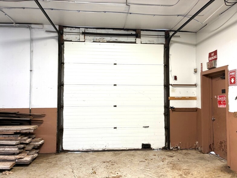 More Photos Of 1249 Lehigh Station Rd, Henrietta Warehouse For Lease
