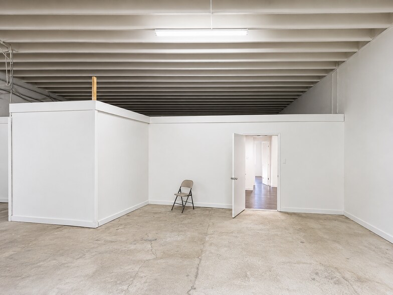 More Photos Of 515 Industrial Blvd, Austin Warehouse For Lease