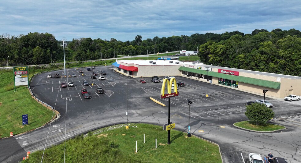 More Photos Of 855 Campbellsville Rd, Greensburg Storefront For Lease