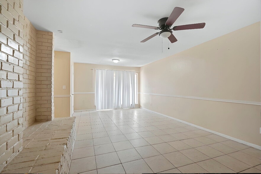 More Photos Of 2816 Lafferty Rd, Pasadena Apartments For Sale