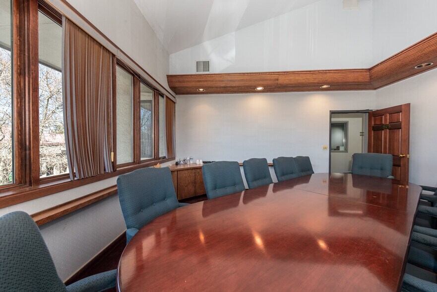 More Photos Of 1695 Meadow Wood Ln, Reno Office For Lease