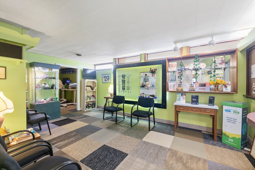 More Photos Of 105 N Main St, North Syracuse Medical For Sale