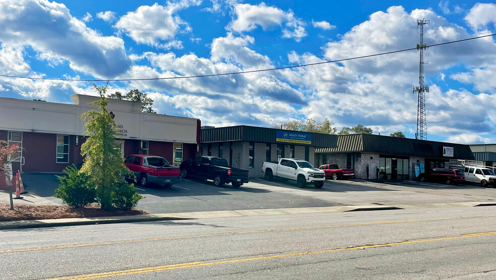 Primary Photo Of 1049 Sunset Blvd, West Columbia Light Manufacturing For Sale