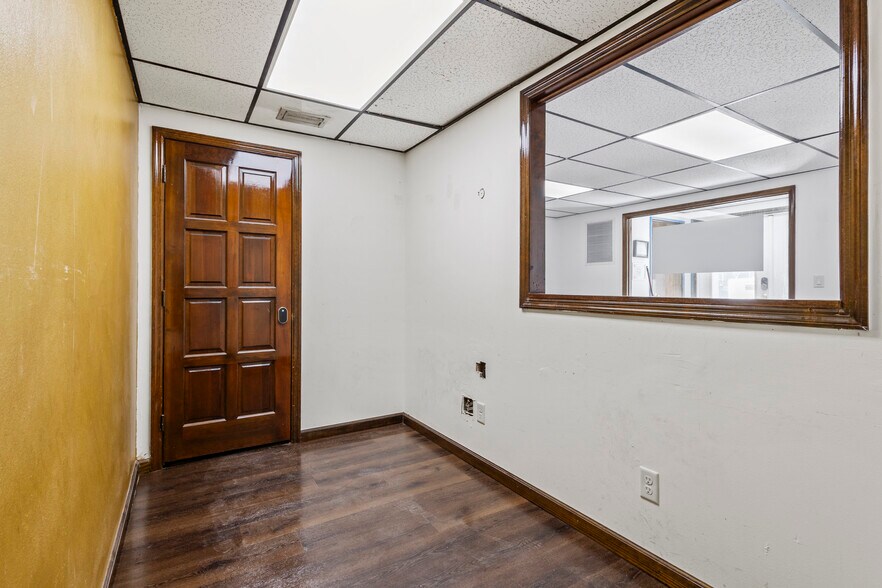 More Photos Of 108 N Depot Dr, Fort Pierce Office Residential For Lease