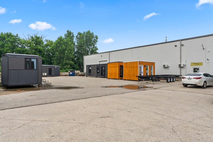 More Photos Of 47 Morton Av E, Brantford Warehouse For Lease