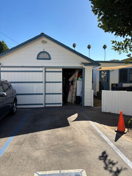 More Photos Of 2025 N Broadway, Santa Ana Office Residential For Lease