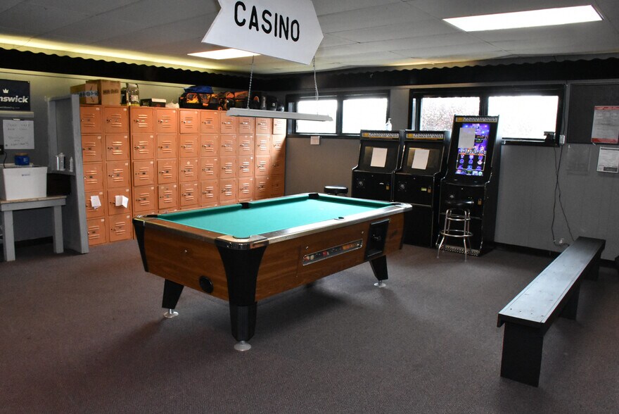 More Photos Of 11712 Hydetown Rd, Titusville Bowling Alley For Sale