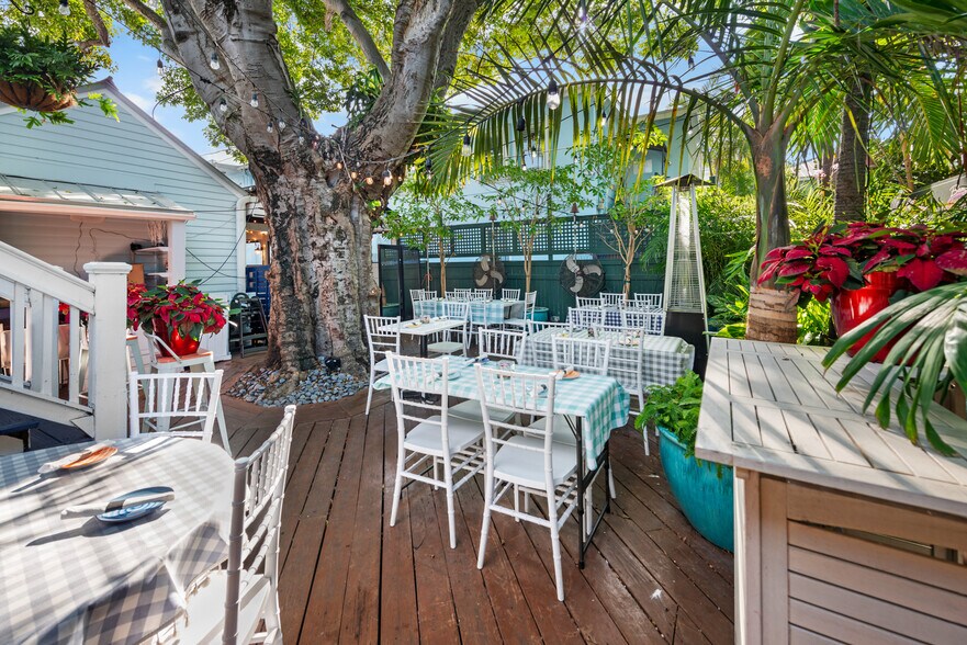 More Photos Of 816 Duval St, Key West Restaurant For Sale