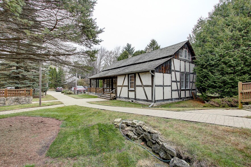 More Photos Of 14135 N Cedarburg Rd, Mequon Office For Lease