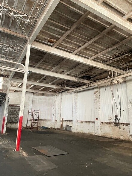 More Photos Of 5900-5906 Park Ave, Cleveland Warehouse For Lease