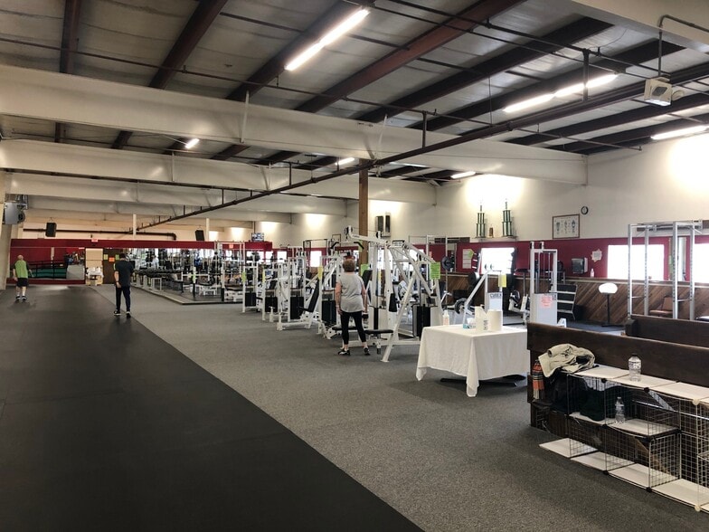 More Photos Of 7703 NE 72nd Ave, Vancouver Golf Course Driving Range For Sale