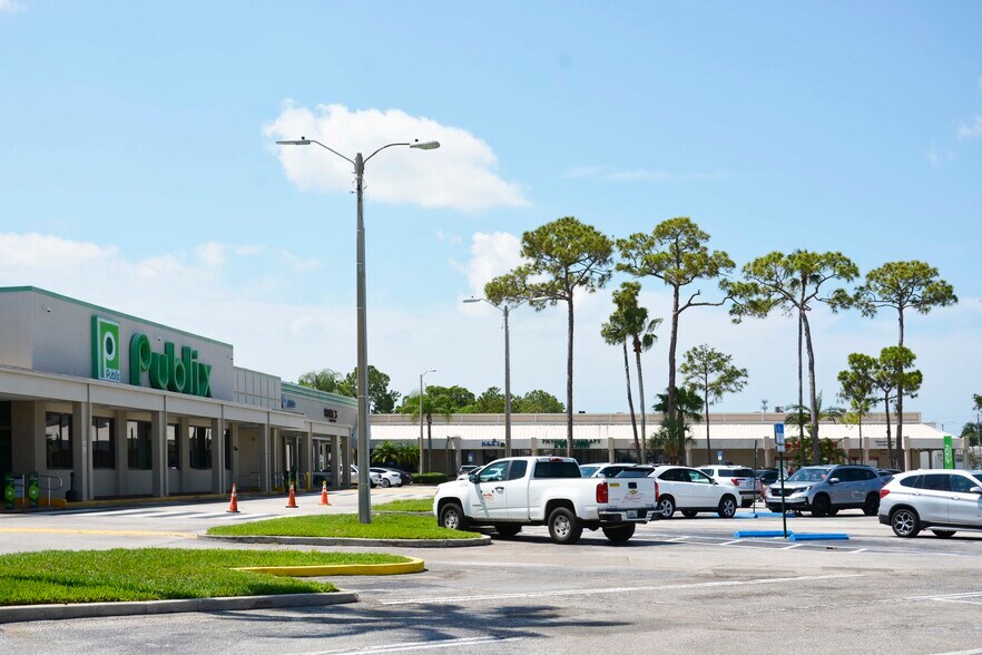 More Photos Of 5511 Park St N, Saint Petersburg Unknown For Lease