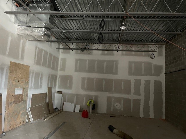 More Photos Of 29721 Michigan, Inkster General Retail For Sale