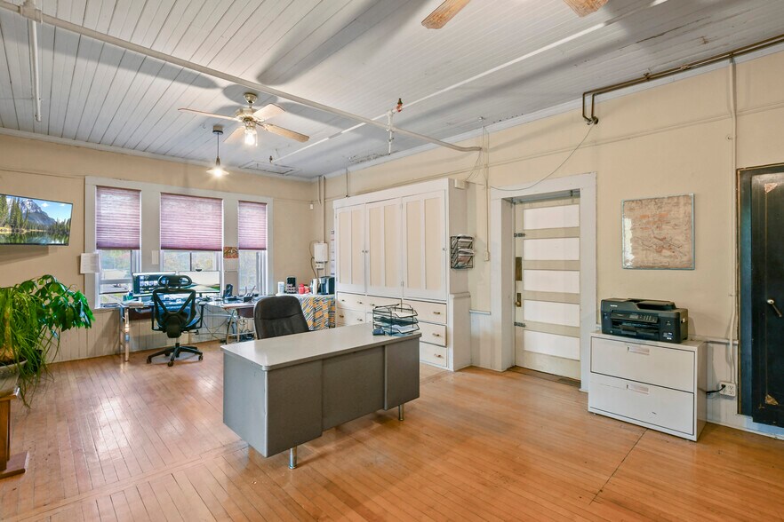 More Photos Of 20 Keeler St, Pittsfield Manufacturing For Sale