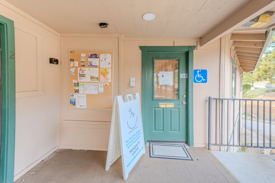 More Photos Of 10556-10612 Combie Rd, Auburn Medical For Sale