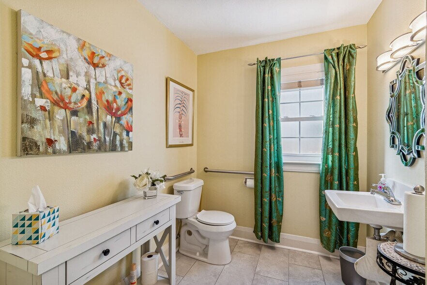 More Photos Of 3705 S Macdill Ave, Tampa Medical For Sale