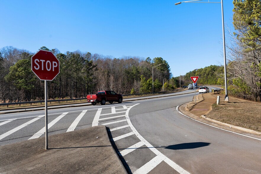 More Photos Of 1300 E Main St, Cartersville Medical For Sale