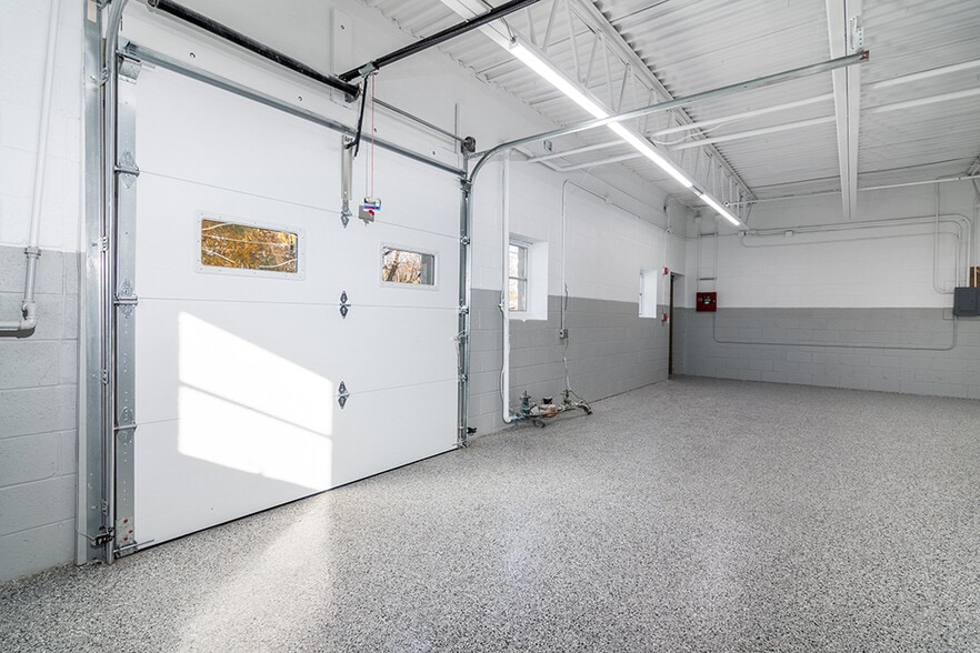 More Photos Of 8-14 Dyerville Ave, Johnston Warehouse For Lease