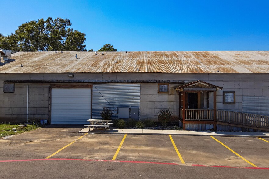 More Photos Of 416 E 16th St, Mount Pleasant Restaurant For Sale