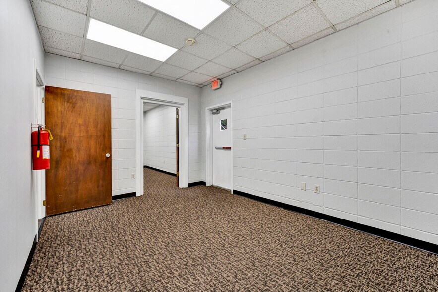 More Photos Of 221 W Laurens St, Laurens Medical For Lease