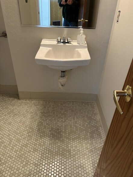 More Photos Of 1660-1690 San Pablo Ave, Pinole Medical For Lease