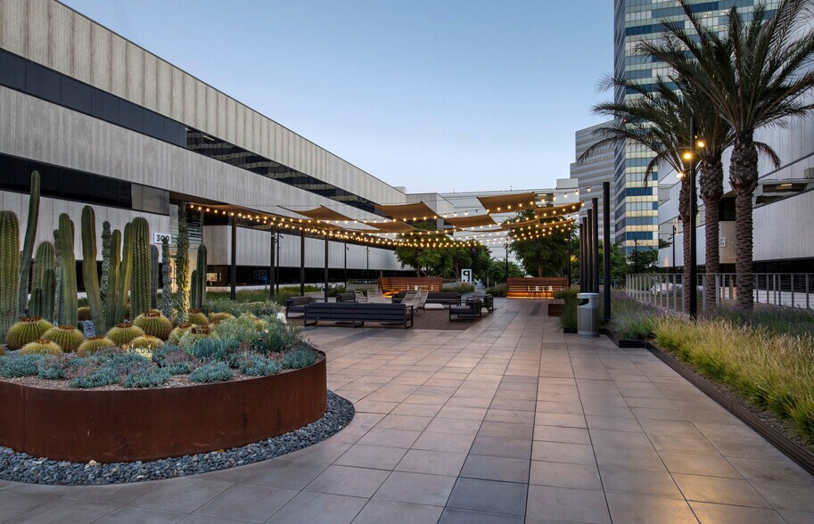 More Photos Of 300 N Pacific Coast Hwy, El Segundo Unknown For Lease