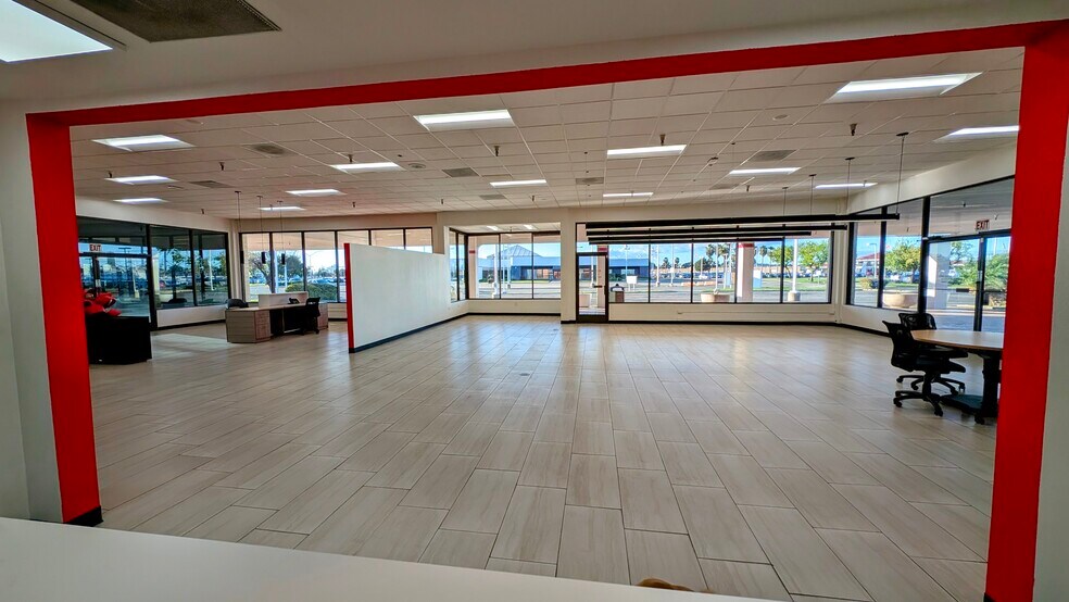More Photos Of 3190 Auto Center Cir, Stockton Auto Dealership For Lease
