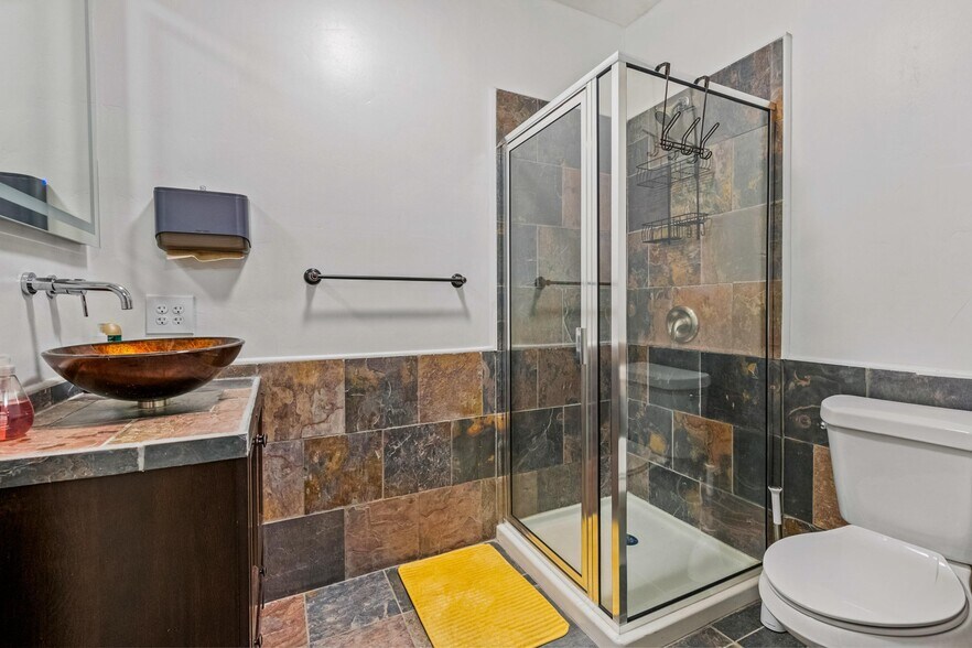 More Photos Of 2000 Arapahoe St, Denver Office For Sale