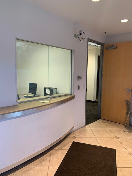 More Photos Of 18 TV 5 Dr, Henderson Warehouse For Sale