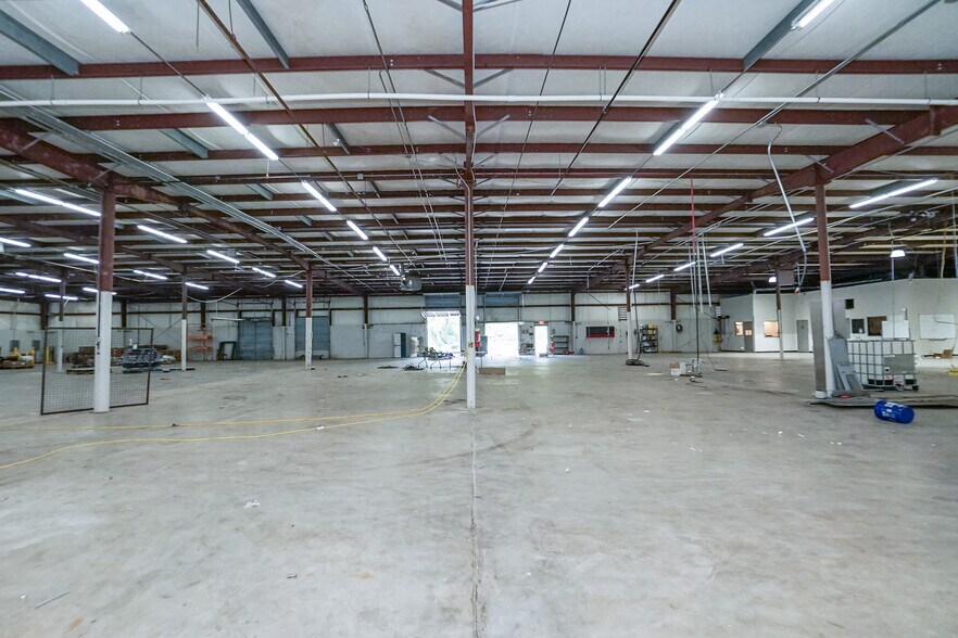 More Photos Of 360 Commerce Blvd, Bogart Distribution For Lease