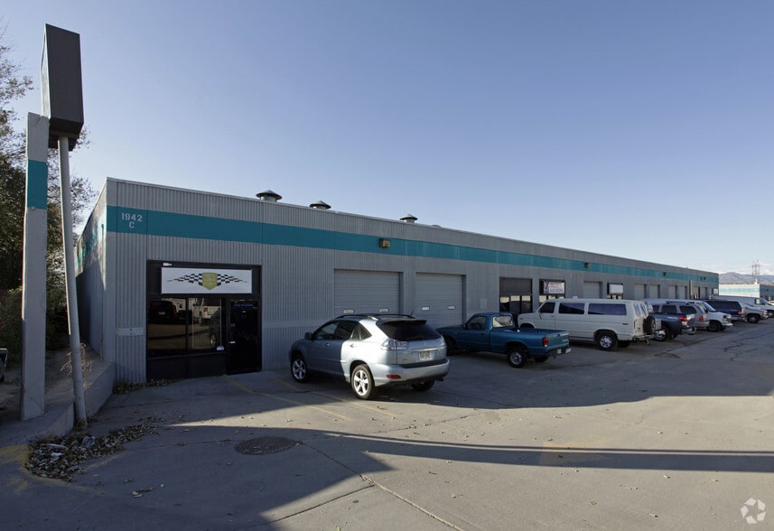 More Photos Of 1855 W Union Ave, Englewood Unknown For Lease