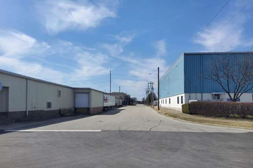 More Photos Of 1121 W Kentucky St, Louisville Distribution For Sale