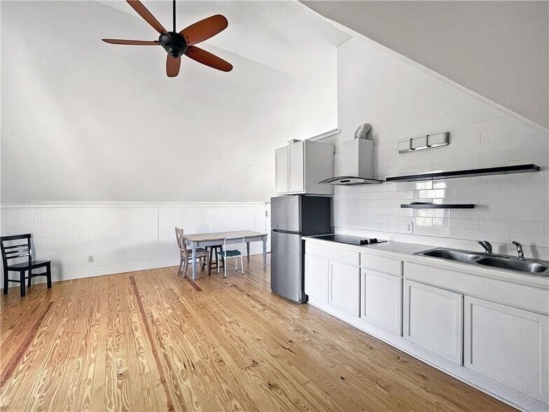 More Photos Of 1113 Grant St, Brunswick Apartments For Sale