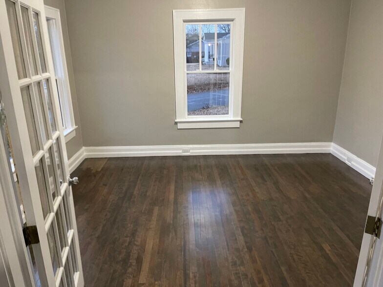 More Photos Of 490 S Perry St, Lawrenceville Office Residential For Lease