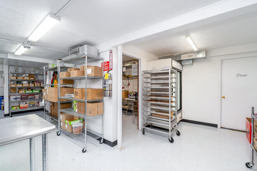 More Photos Of 2127-2129 W College St, Springfield Loft Creative Space For Sale