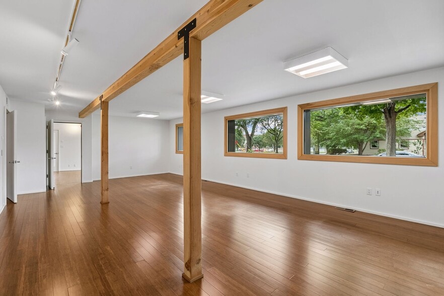 More Photos Of 901 NE 23rd Ave, Saint Anthony Office For Sale