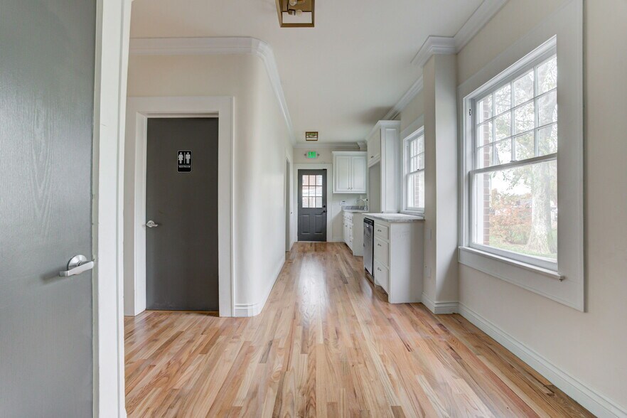 More Photos Of 1319 N Classen Dr, Oklahoma City Office For Lease