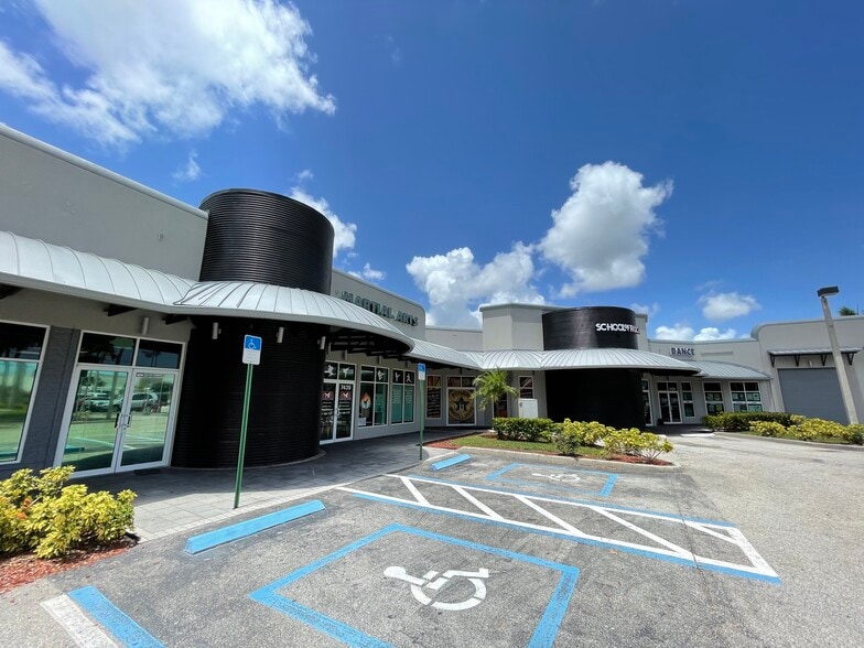 More Photos Of 7427-7451 S Military Trl, Lake Worth Unknown For Lease