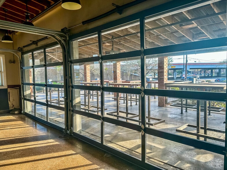 More Photos Of 17381 Tomball Pky, Houston Restaurant For Sale