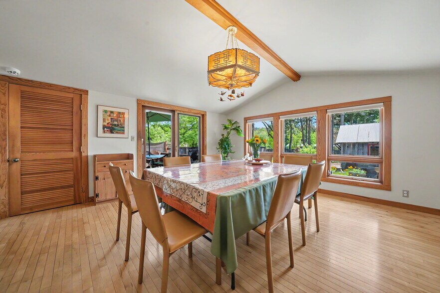 More Photos Of 21376 Consolation St, Volcano Specialty For Sale