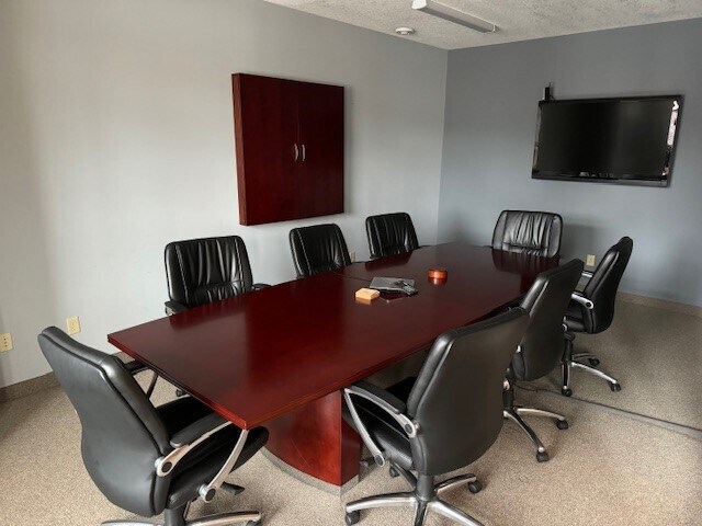 More Photos Of 7945 Stone Creek Dr, Chanhassen Medical For Lease